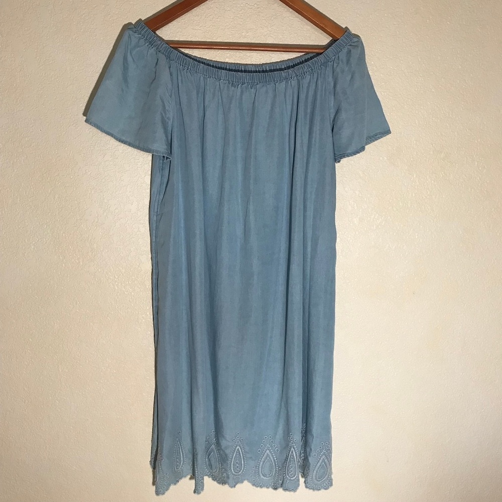 Chelsea & Theodore Chambray Off-Shoulder Dress - L - Picture 4 of 6